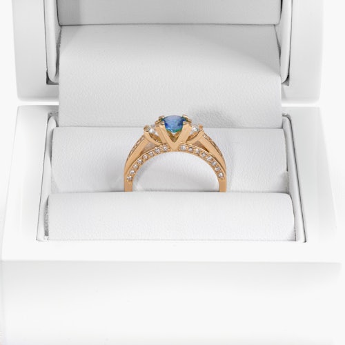 Pierścionek Heart of the Ocean: złoty, niebieski szafir